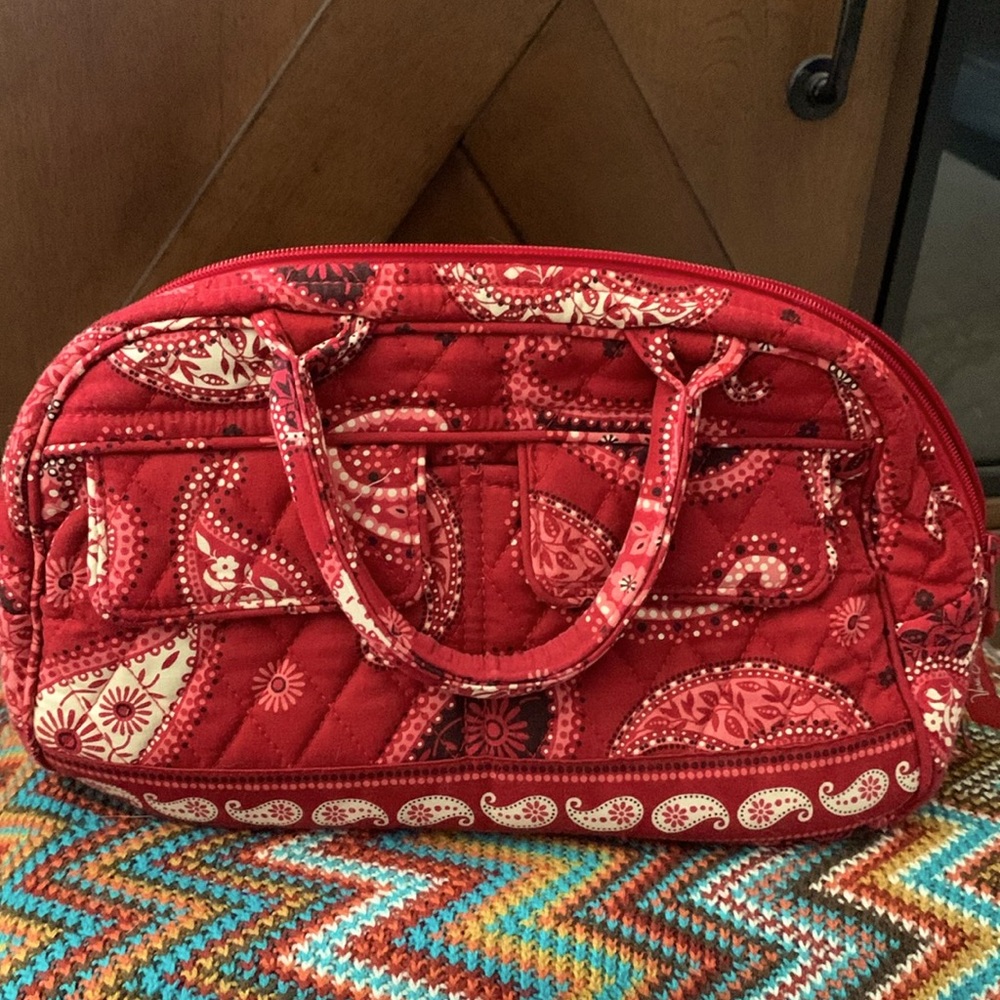 Vintage Vera Bradley retired mesa res paisley handbag.